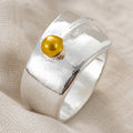 Retro åben ring med gylden perle