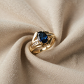 GOLD OG BLÅ MAJESTÆTSRING
