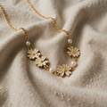 GOLDEN DAISY NECKLACE
