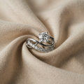 Hvidguldfarvet Infinity Hvirvel Bølge Moissanite Ring