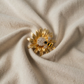 DAISY BEE BROOCH