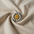 DAISY BROCHE