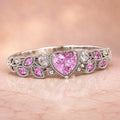Hjerteslebet Ring med Rosa Sten