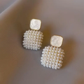 Firkantede øreringe med elegante perler
