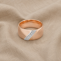 Tidløs multi-zirkonia glat ring